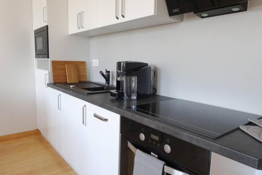 Modernes Leben L Lf28 Apartment เวียนนา ภายนอก รูปภาพ